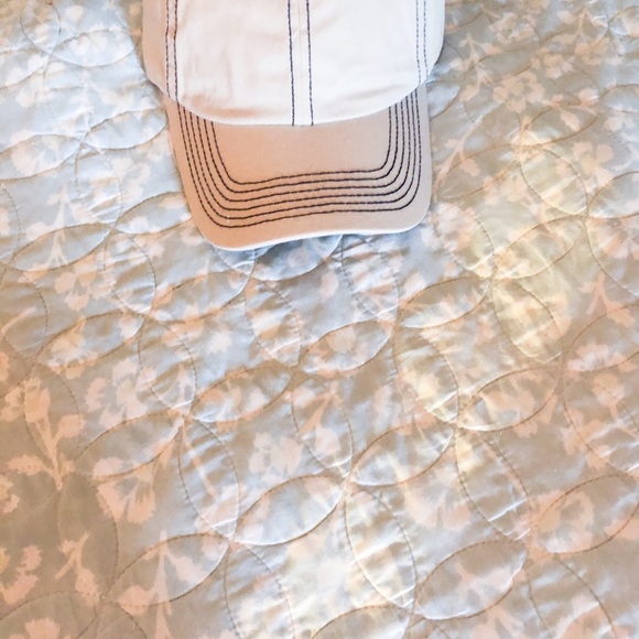 Women’s Caps - Picture 15 of 16